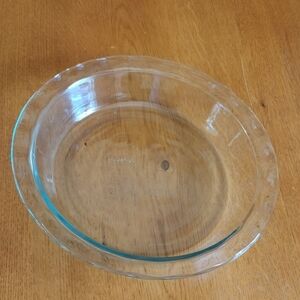 Pyrex Ruffled Edge C209 Deep Dish Pie Plate with Green Tint